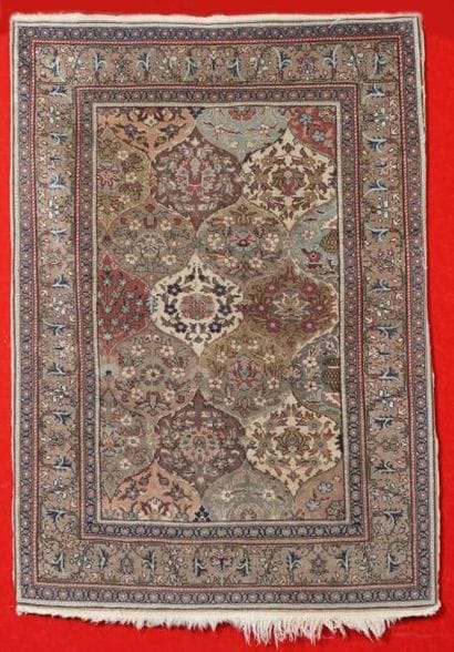 Tapis de CESAREE en Turquie, vers 1975, à...