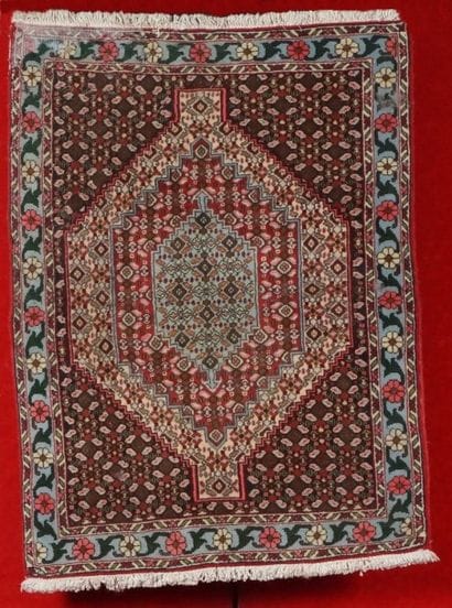 Tapis SENNEH (Nord ouest de l'Iran) à décor...