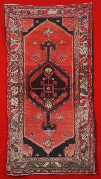 Tapis MOSSOUL (Iran) vers 1950/1960, orné...