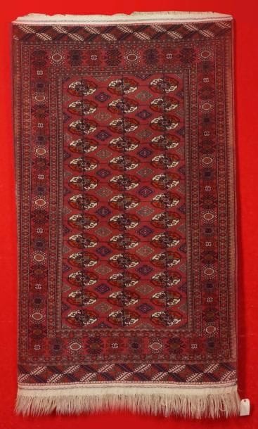 Tapis BOUKHARA RUSSE vers 1975 à décor de...