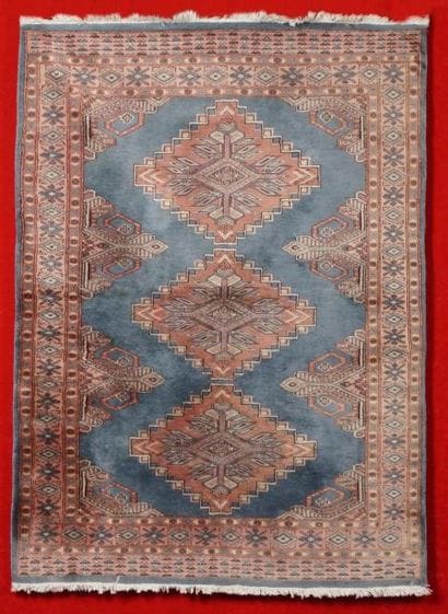 Tapis LAHORE (Pakistan) à trois médaillons...