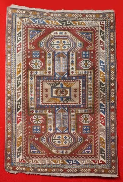 Tapis KARS à décor rappelant les Kazak du...