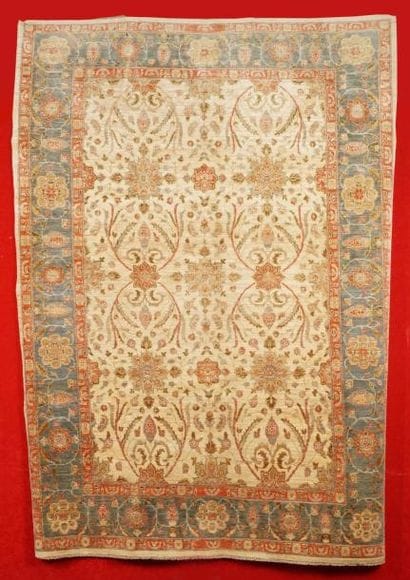 Grand tapis SHOBI-AGRA (Inde) à décor de...