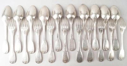SUITE DE DIX COUVERTS DE TABLE EN ARGENT...