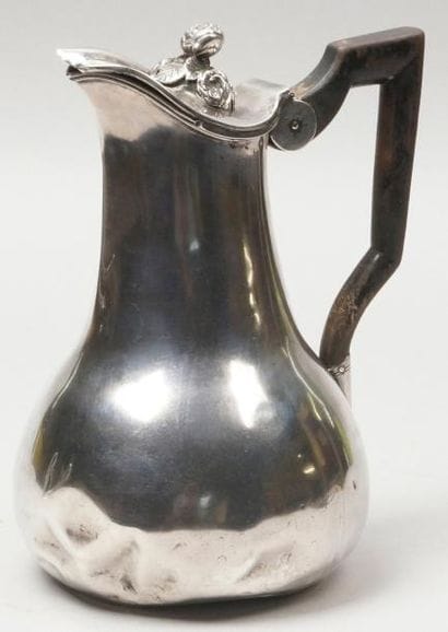 AIGUIÈRE balustre à fond plat en argent à...