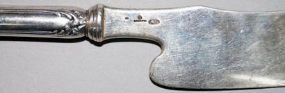Karl FABERGÉ (1846-1920)
MÉNAGÈRE en argent...