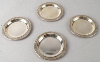 QUATRE CENDRIERS DE TABLE en argent allemand...