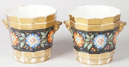 PORCELAINE DE PARIS, époque Napoléon III...