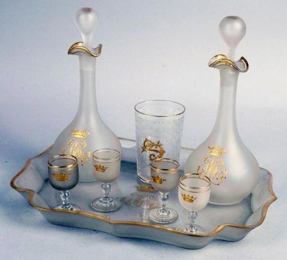 SERVICE À LIQUEUR en cristal satiné, vers...