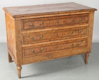 COMMODE en noyer, ronce de noyer et filet...