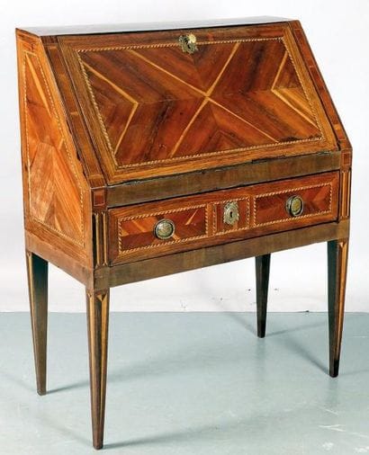 BUREAU DE PENTE en frisage de prunier dans...