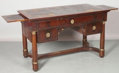 BUREAU À CAISSONS en acajou et placage d'acajou,...