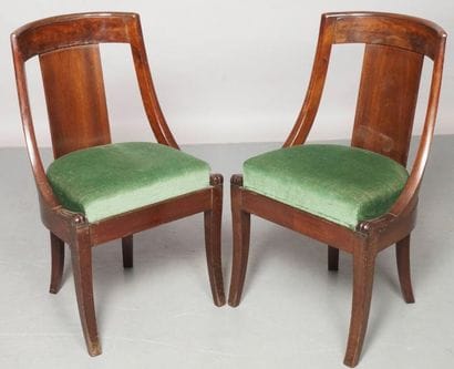 PAIRE DE CHAISES GONDOLE d'époque Restauration,...