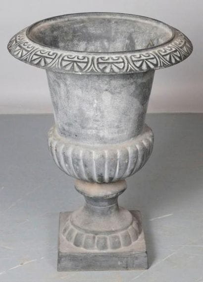 VASE MEDICIS en fonte. Haut.: 67 cm - Diam.:...