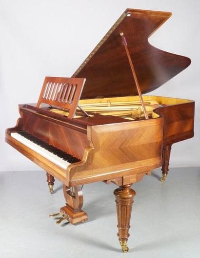 ERARD
PIANO ¼ DE QUEUE, 1919 Placage de palissandre,...