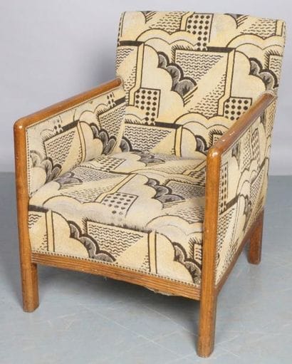 FAUTEUIL ART DÉCO, vers 1940, en hêtre et...