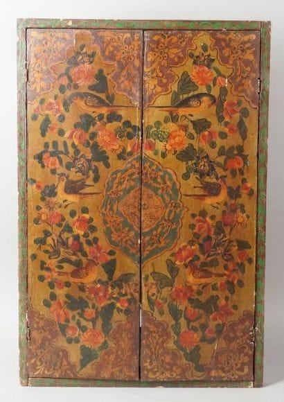IRAN
TRIPTYQUE EN FIXÉ-SOUS-VERRE et bois...