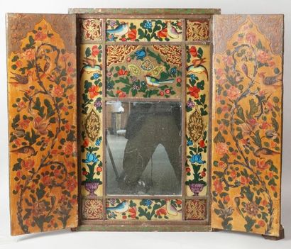 IRAN
TRIPTYQUE EN FIXÉ-SOUS-VERRE et bois...