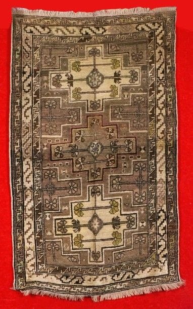 ANCIEN TAPIS KARABAGH (Caucase, fin XIX siècle)...