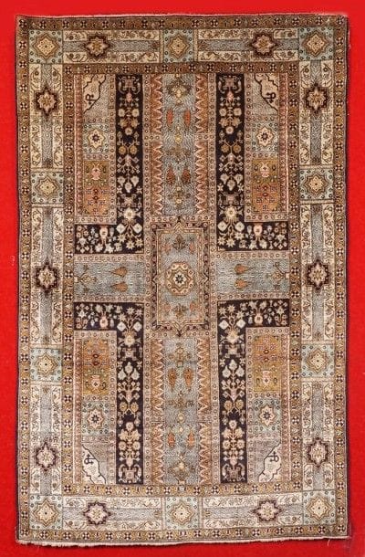 ORIGINAL TAPIS GHOUM en soie (Iran, vers...