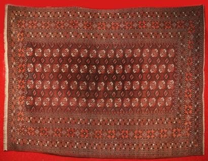 ANCIEN ET IMPORTANT TAPIS TEKKE-BOUKHARA...