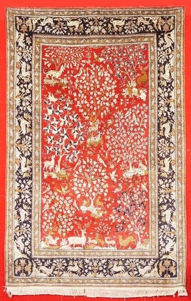 FIN ET ORIGINAL TAPIS GHOUM en soie (Iran,...