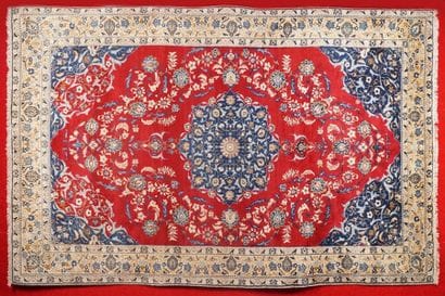 GRAND TAPIS ISPAHAN (Iran, vers 1980) sur...