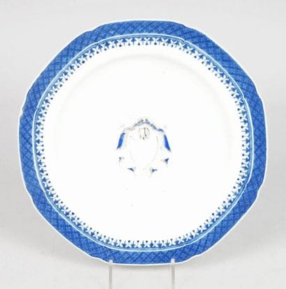 CHINE, XVIIIe SIÈCLE
ASSIETTE à bord lobé...