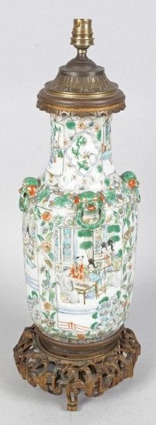 CHINE, canton, fin du XIXe siècle
VASE BALUSTRE...