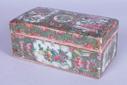 CHINE, canton, fin du XIXe siècle
BOÎTE RECTANGULAIRE...