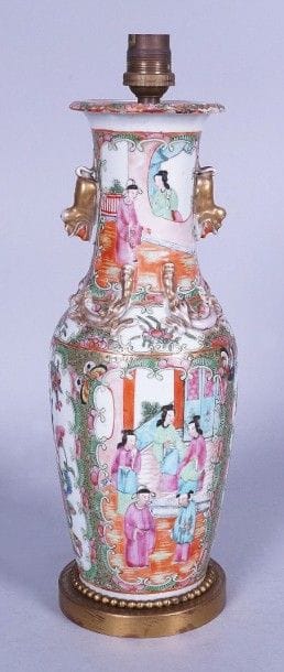 CHINE, canton, fin du XIXe siècle
VASE BALUSTRE...