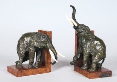 Ary BITTER - 1883-1973
ÉLÉPHANTS SERRE-LIVRES...