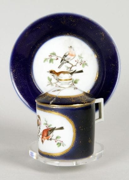BERLIN, XVIIIe siècle
TASSE LITRON et SOUS-TASSE...