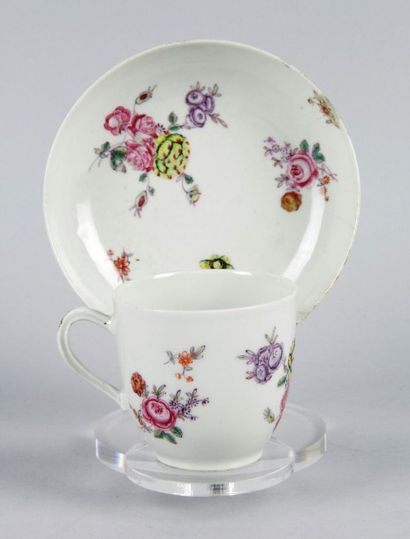 Allemagne
TASSE et SOUS-TASSE en porcelaine...
