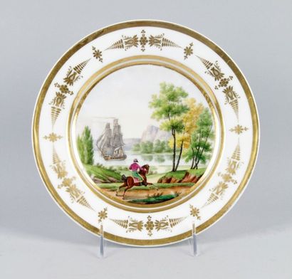 Porcelaine de Paris, époque Restauration
ASSIETTE...