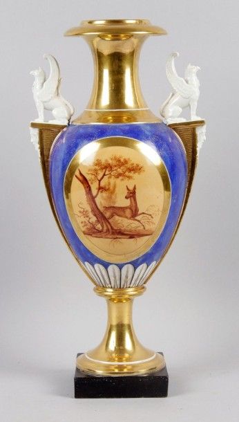 Porcelaine de Paris, époque Restauration
VASE...