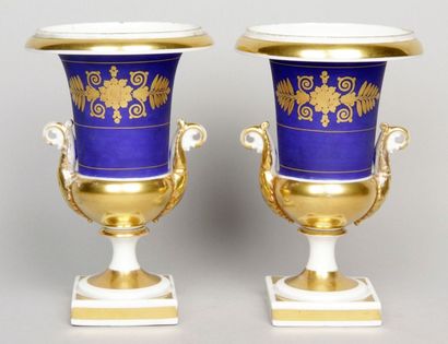 Porcelaine de Paris, époque Restauration
PAIRE...
