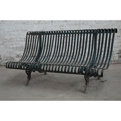 BANC de jardin à piètement en fonte de fer...