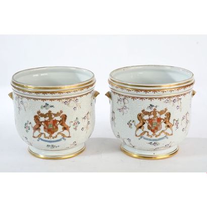 SAMSON. PAIRE DE RAFRAICHISSOIRS en porcelaine...