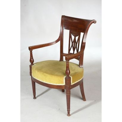 ENSEMBLE DE SALLE A MANGER LOUIS XVI en acajou...