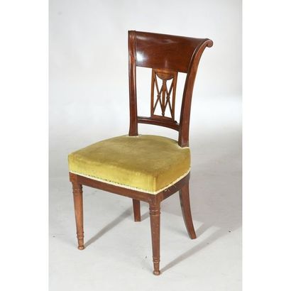 ENSEMBLE DE SALLE A MANGER LOUIS XVI en acajou...
