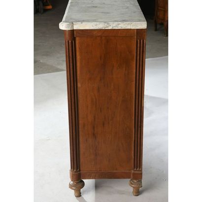 BUFFET DE SALLE A MANGER LOUIS XVI en acajou...