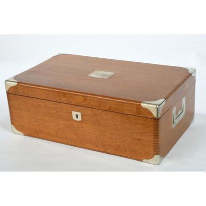 IMPORTANTE MENAGERE dans son coffret en argent...