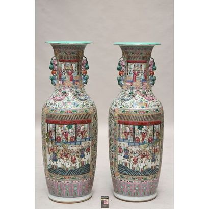 CHINE. EXCEPTIONNELLE PAIRE DE GRANDS VASES...