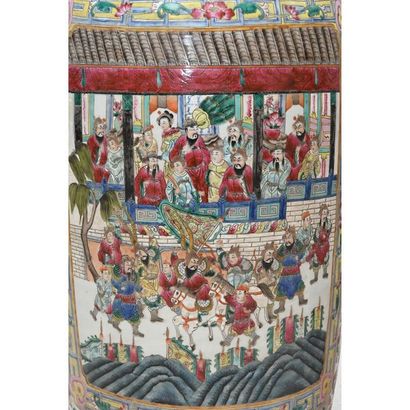 CHINE. EXCEPTIONNELLE PAIRE DE GRANDS VASES...
