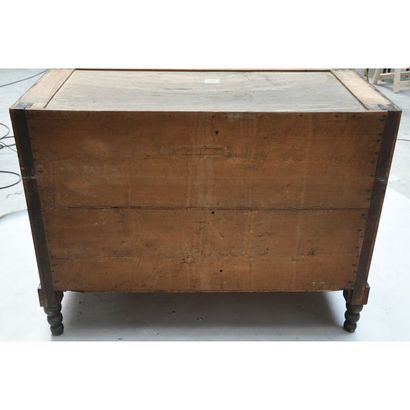 COMMODE RETOUR D’EGYPTE en acajou et placage...