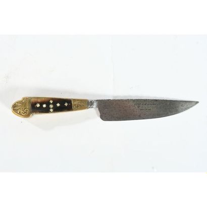 PETIT COUTEAU DE CHASSE à manche en corne...