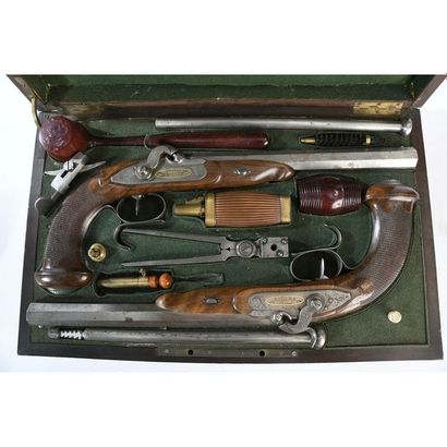 COFFRET DE DUEL en loupe de bois précieux...