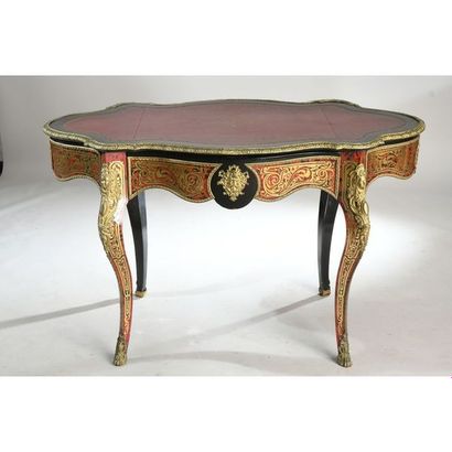 TABLE DE MILIEU NAPOLEON III en bois noirci...