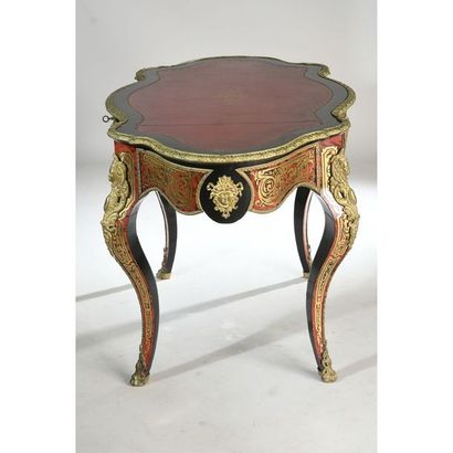 TABLE DE MILIEU NAPOLEON III en bois noirci...